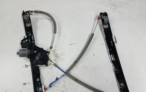 Ford B-MAX Front door window regulator with motor