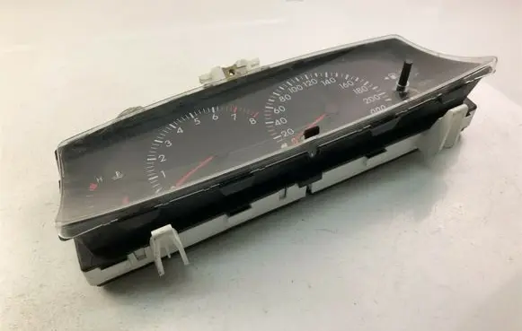 Toyota Corolla E120 E130 Speedometer (instrument cluster) 8380002800 K3352