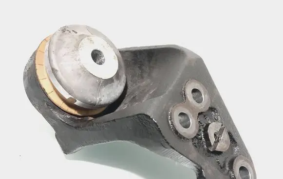 Land Rover Defender Front differential bracket 30157