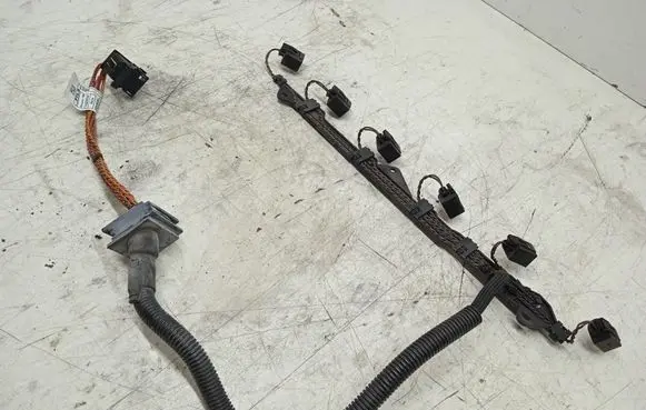 BMW 3 E90 E91 Fuel injector wires 756070703