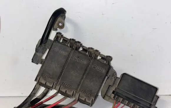 Skoda Roomster (5J) Positive cable (battery) 1599392