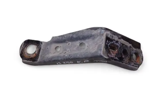 Lexus IS 220D-250-350 Fender mounting bracket