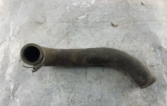 Volkswagen Polo IV 9N3 Engine coolant pipe/hose