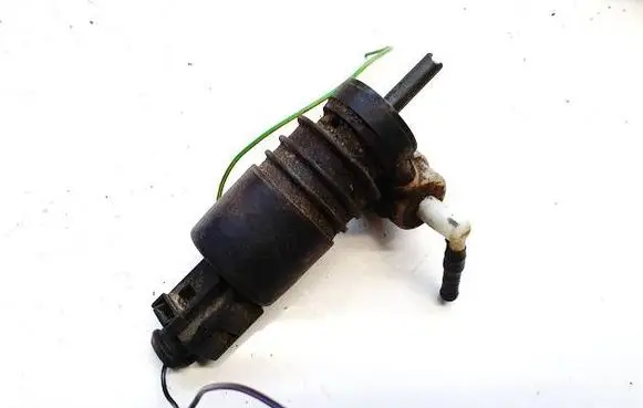 Volkswagen Golf V Windscreen/windshield washer pump 1j0973722