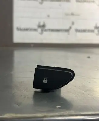 Renault Captur Other switches/knobs/shifts 252103678R 10026640 20190415