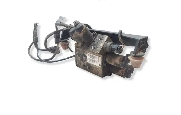 BMW 7 E65 E66 Active stabilizer control/valve assembly 6758704