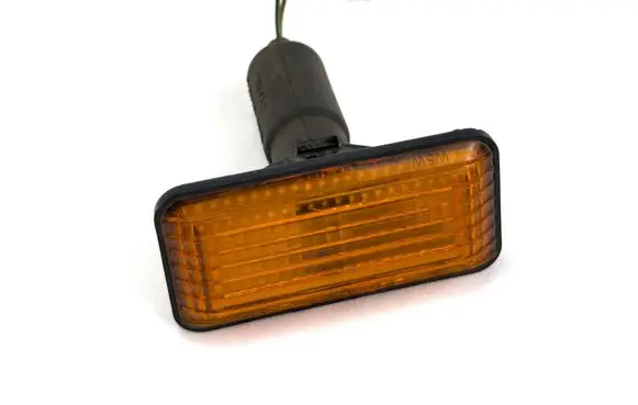 Volkswagen PASSAT B3 Front fender indicator light 357949117 357953331