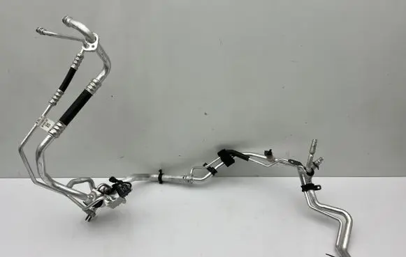 Land Rover Defender Air conditioning (A/C) pipe/hose L8B2-19A834-ME
