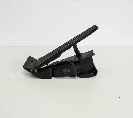 BMW 4 F32 F33 Accelerator throttle pedal 6853175