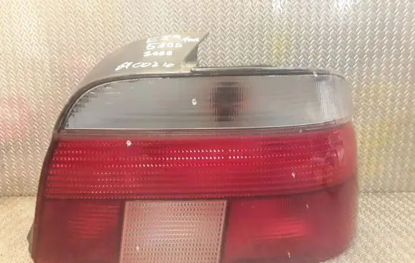 BMW 5 E39 Rear/tail lights 8358032
