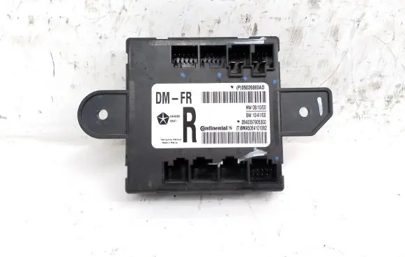 Chrysler Town & Country V Door control unit/module P05026860AD 2840397905300