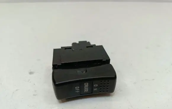 Mitsubishi 3000 GT Cruise control switch MB604790