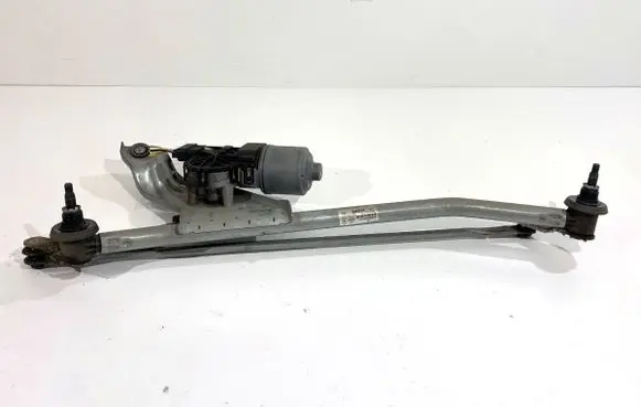 Dacia Duster II Front wiper linkage and motor 8200619512