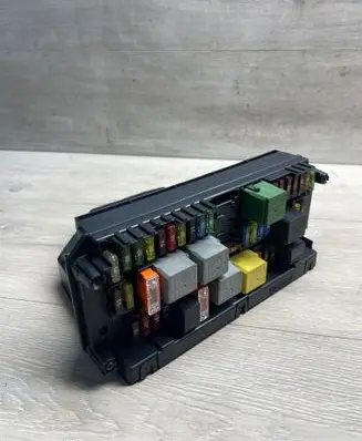 Mercedes-Benz C W204 Fuse module A2129005912 A2129025405 A2129015204