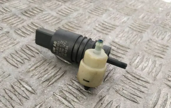 Porsche Cayenne (92A) Windscreen/windshield washer pump 1K6955651