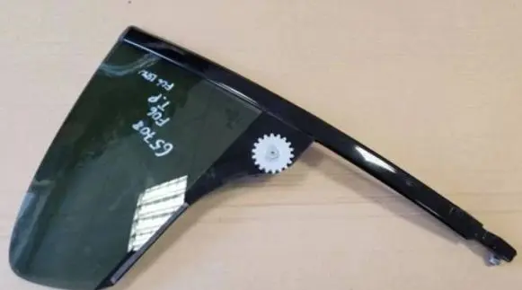 BMW 6 F06 Gran coupe Rear vent window glass NE65708