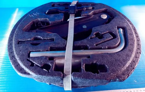 Audi A3 S3 8P Tool box 1K0012115F