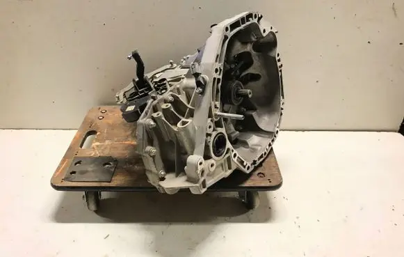 Nissan Note (E12) Manual 5 speed gearbox 320101284R JRQ
