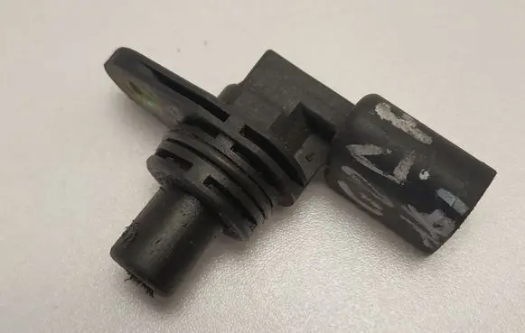 Volkswagen Golf IV Camshaft speed sensor 036907601B