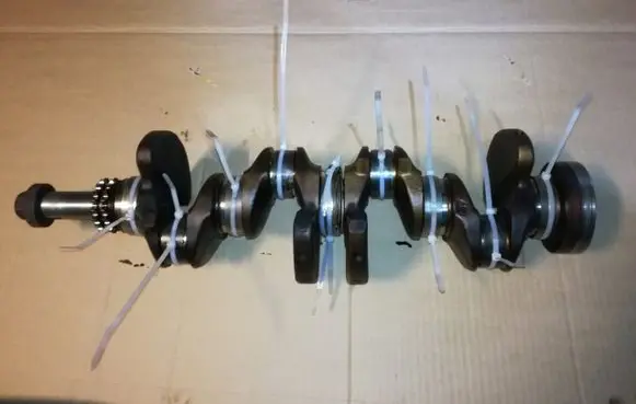 Mercedes-Benz E W124 Crankshaft 
