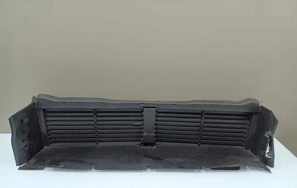Volkswagen Tiguan Intercooler air guide/duct channel 5QS122323 57L122237E