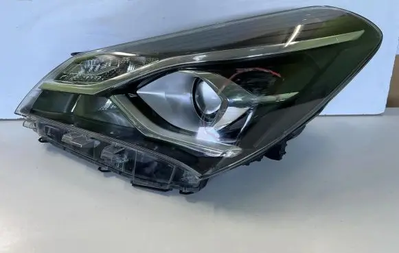 Toyota Yaris Headlight/headlamp