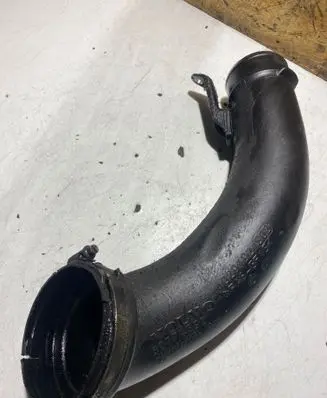 Intercooler hose/pipe