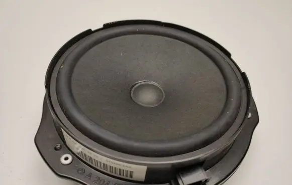 Mercedes-Benz E C207 W207 Panel speaker A2048201902