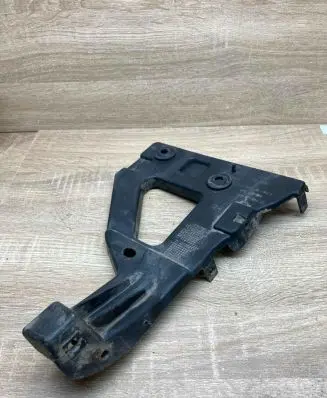 Audi A6 S6 C6 4F Front bumper mounting bracket 4F0807228