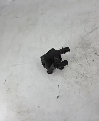 BMW 7 E32 Coolant heater control valve 1147412042
