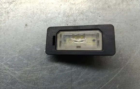 BMW 3 E90 E91 Number plate light 7193293