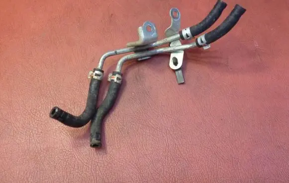 Toyota Hilux (AN10, AN20, AN30) Engine coolant pipe/hose