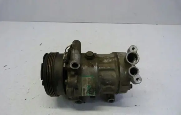 Renault Clio II Air conditioning (A/C) compressor (pump) 8200037058