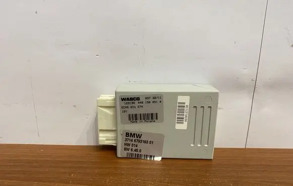 BMW X5 E70 Air suspension control unit module (rear) B516 6793163