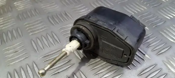 Audi 100 S4 C4 Headlight level adjustment motor 00437545 004375-45