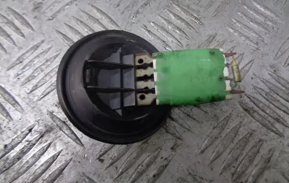 Volkswagen Polo Heater blower fan relay 