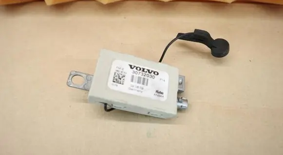 Volvo C30 Aerial antenna amplifier 30732030