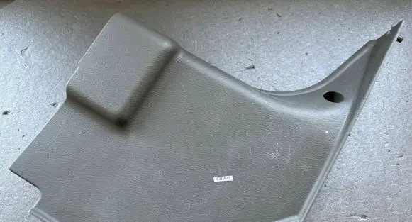 Nissan Patrol Y61 Other sill/pillar trim element 66900VB000