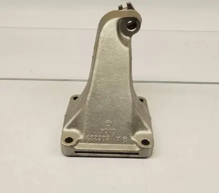 Mercedes-Benz E W210 Engine mounting bracket 6062230004