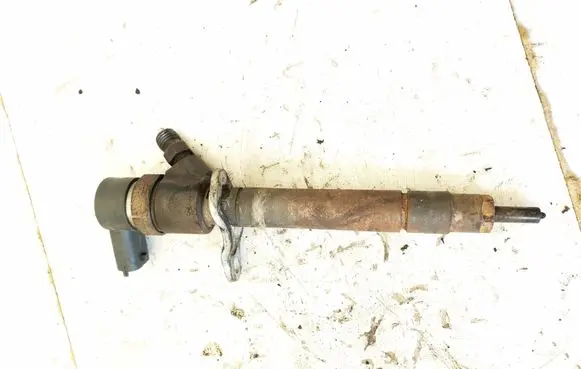 Volvo XC90 Fuel injector 30750283