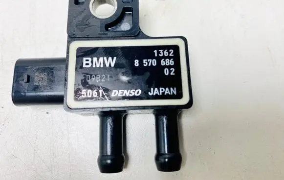 BMW 7 G11 G12 Exhaust gas pressure sensor 13628570686