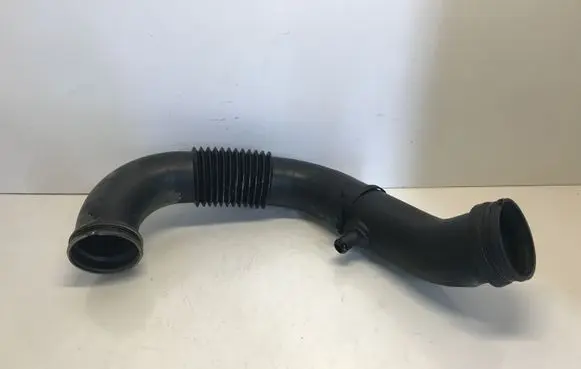 Iveco Daily 6th gen Turbo air intake inlet pipe/hose 5801317099