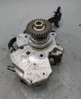 Mercedes-Benz R W251 Fuel injection high pressure pump A6420700501 0445010145