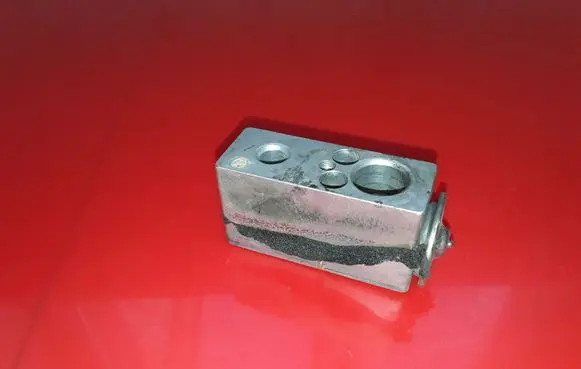 Renault Master III Air conditioning (A/C) expansion valve A31101500 52358590