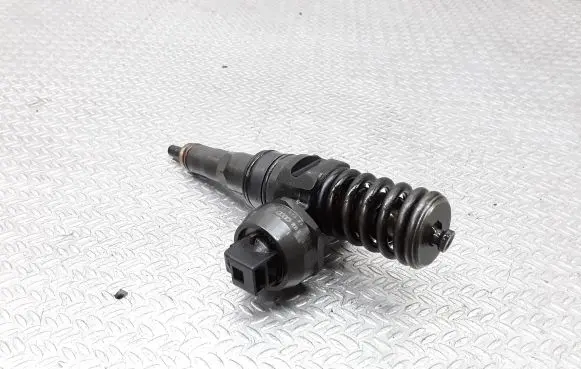 Audi A4 S4 B6 8E 8H Fuel injector 038130073BA