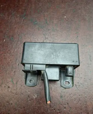 Mercedes-Benz C W203 Glow plug pre-heat relay 