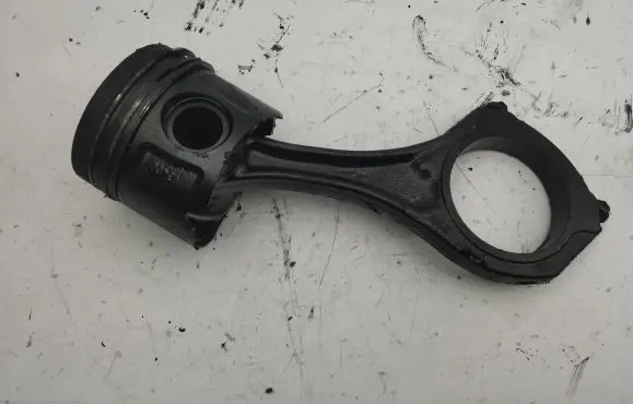 Mercedes-Benz ML W164 Piston with connecting rod