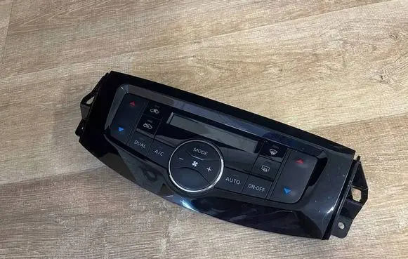 Nissan Navara D23 Climate control unit 275004JA1A 92310124 VPEASH18C612DK