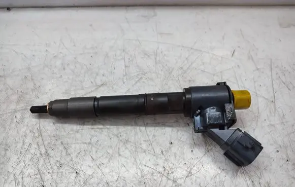 Fuel injector