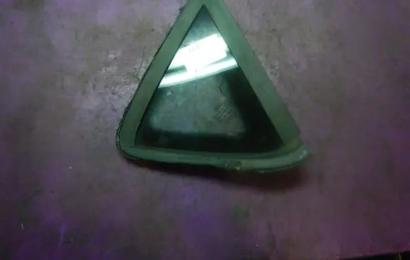 Ford Fiesta Rear side window